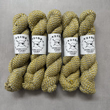 Load image into Gallery viewer, yarn hanks