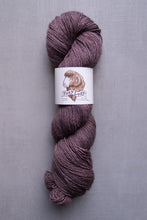 Load image into Gallery viewer, yarn hank