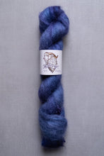 Load image into Gallery viewer, yarn hank