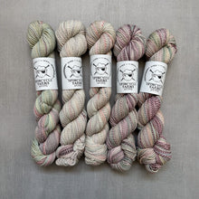Load image into Gallery viewer, yarn hanks