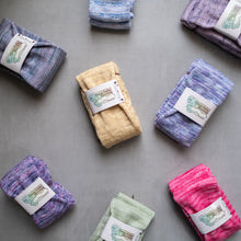 Load image into Gallery viewer, yarn hank