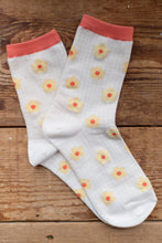 Load image into Gallery viewer, flower pattern socks
