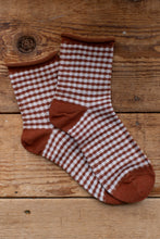 Load image into Gallery viewer, white checkered socks