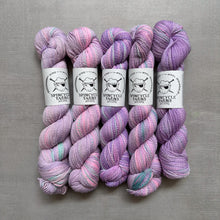 Load image into Gallery viewer, yarn hanks