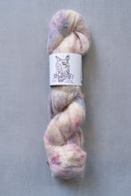 Load image into Gallery viewer, yarn hank
