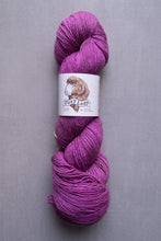 Load image into Gallery viewer, yarn hank
