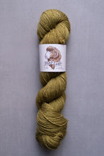 Load image into Gallery viewer, yarn hank