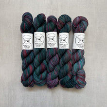 Load image into Gallery viewer, yarn hanks