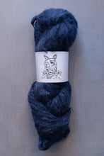 Load image into Gallery viewer, yarn hank