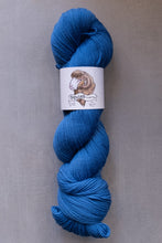 Load image into Gallery viewer, yarn hank