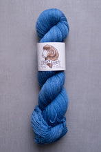 Load image into Gallery viewer, yarn hank