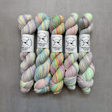 Load image into Gallery viewer, yarn hanks