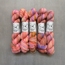 Load image into Gallery viewer, yarn hanks