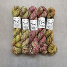 Load image into Gallery viewer, yarn hanks