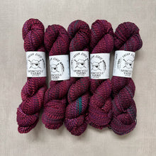 Load image into Gallery viewer, yarn hanks