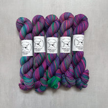 Load image into Gallery viewer, yarn hanks