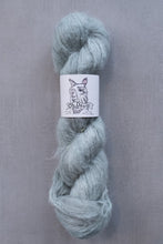 Load image into Gallery viewer, yarn hank