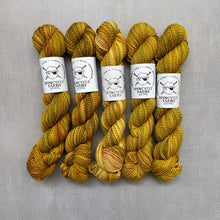 Load image into Gallery viewer, yarn hanks
