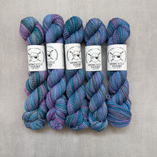 Load image into Gallery viewer, yarn hanks