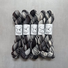 Load image into Gallery viewer, yarn hanks