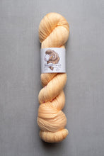 Load image into Gallery viewer, yarn hank