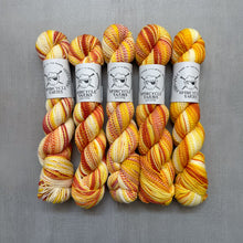 Load image into Gallery viewer, yarn hanks
