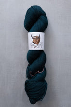 Load image into Gallery viewer, yarn hank