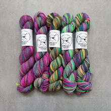 Load image into Gallery viewer, yarn hanks