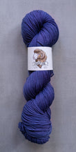 Load image into Gallery viewer, purple yarn hank
