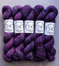 Load image into Gallery viewer, purple yarn hanks