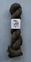 Load image into Gallery viewer, yarn hank