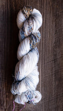 Load image into Gallery viewer, Juicy DK Speckles - The Farmer&#39;s Daughter Fibers - The Farmer&#39;s Daughter Fibers
