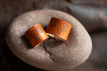 Load image into Gallery viewer, Leather Bandana Slide Rings