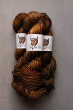 Load image into Gallery viewer, bear paw dk yarn hanks