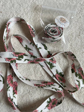 Load image into Gallery viewer, 3/4&quot; Handcut Bias Tape - 1 Yard packages - Isee Fabric