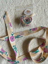 Load image into Gallery viewer, 3/4&quot; Handcut Bias Tape - 1 Yard packages - Isee Fabric