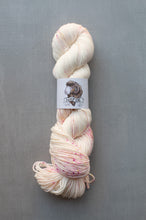 Load image into Gallery viewer, Juicy DK Speckles - The Farmer's Daughter Fibers