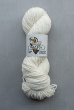 Load image into Gallery viewer, Pishkun - The Farmer's Daughter Fibers