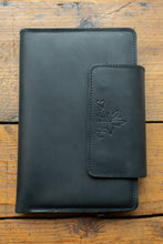 Load image into Gallery viewer, Thread and Maple Notions Clutch with Notions