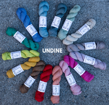 Load image into Gallery viewer, undine yarn hank circle