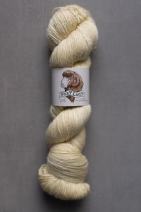 Foxy Lady Solids - The Farmer's Daughter Fibers