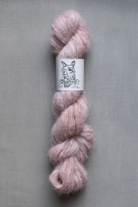 oh dang! pink yarn hank